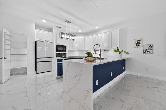 2260 Pickford Cir