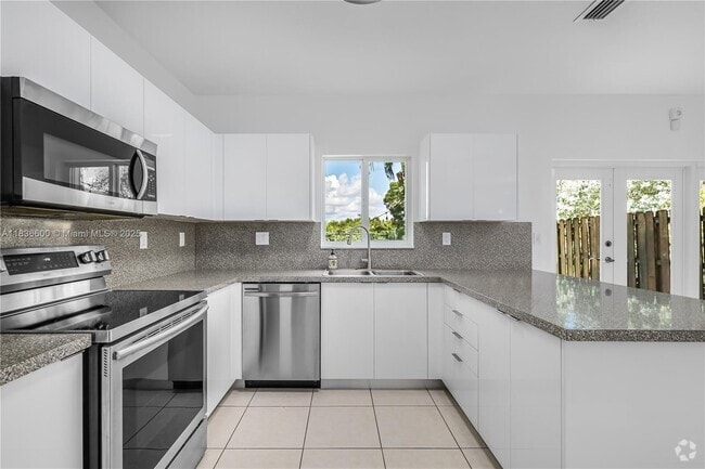 Building Photo - 942 SW 147th Ct Rental