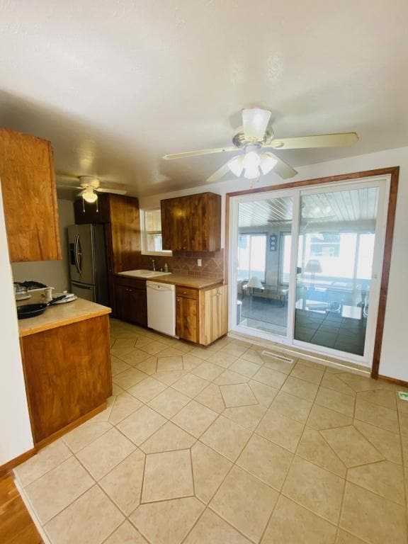 Photo - 737 Anthon Ave