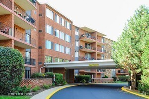 Building Photo - 18 E Old Willow Rd Unit 127N Rental