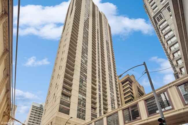 Photo - 200 N Dearborn St Unidad 2208