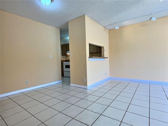 Photo - 843 Twin Lakes Dr Apartment Unit 30-B