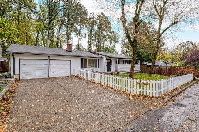 Photo - Updated 3Bed/2Bath w/ Bonus Room Plus Lake...