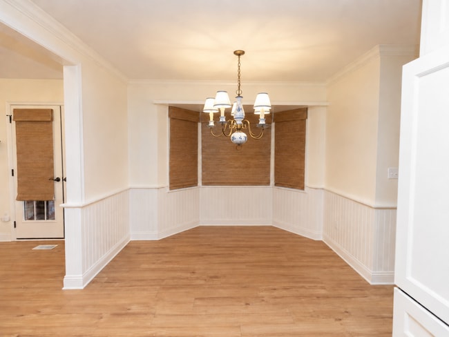 508 W Harry St
