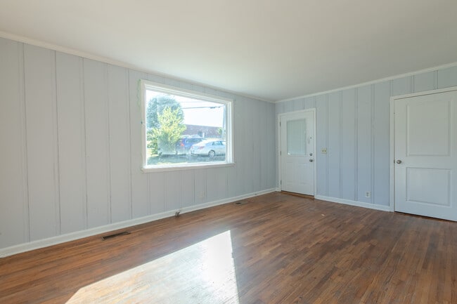 Photo - 2418 Maplecrest Dr Unit A