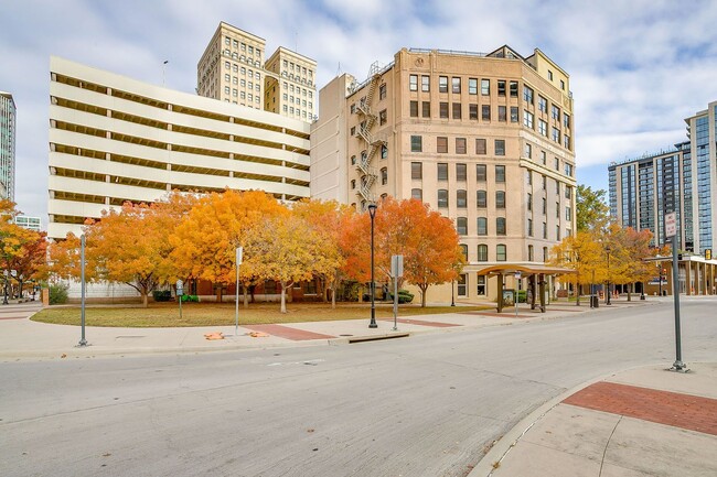 Photo - Beautiful 1 Bed- 1 Bath in Houston Place Lofts- Downtown Fort Worth- 76102