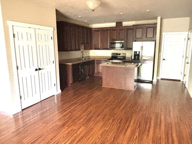 Building Photo - Excellent Condition & plenty of storage! Three levels + Attic Storage
