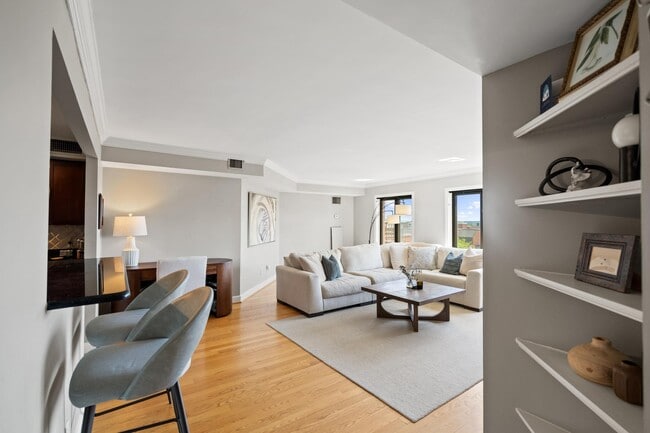 Photo - 1080 Wisconsin Ave NW