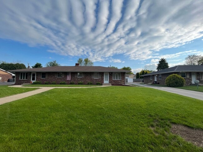 Building Photo - 5509 Midvale Dr Unit #3 Rental