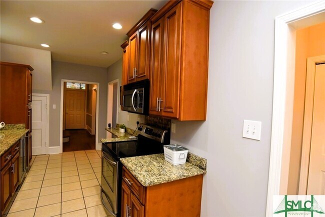 Building Photo - 519 E 37th St Rental