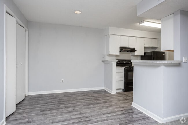 3BR, 2BA - 1,153SF - Kitchen/Dining Room - Retreat at Baywood