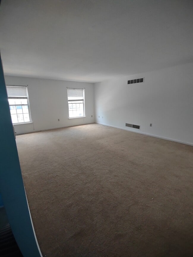Photo - 404 S Claymont St