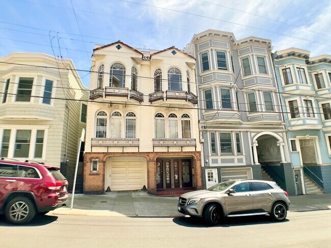 Photo - LARGE 2BR w/ Dining Room. PARKING AVAIL.! DISHWASHER! W/D IN-UNIT Unit 1219