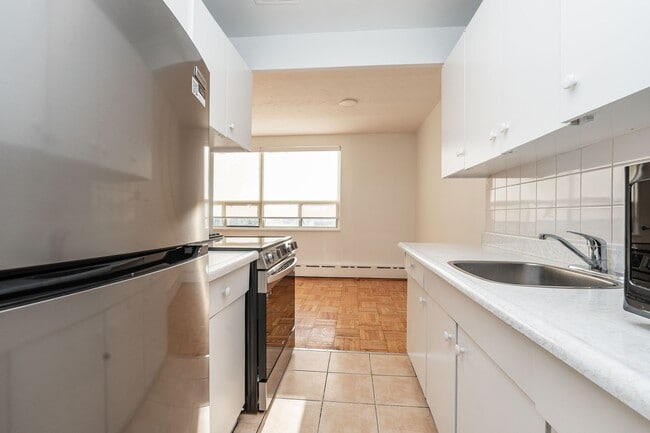 Building Photo - 31 Paxtonia Blvd Unit 302