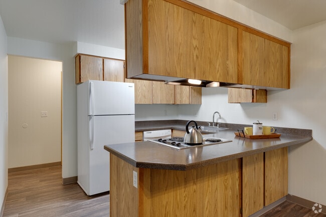 2BR, 2BA - 986SF - Kitchen