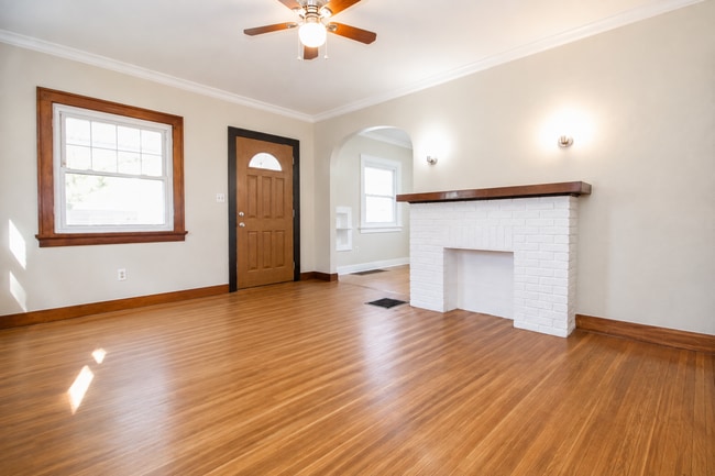 1467 Crestwood Rd