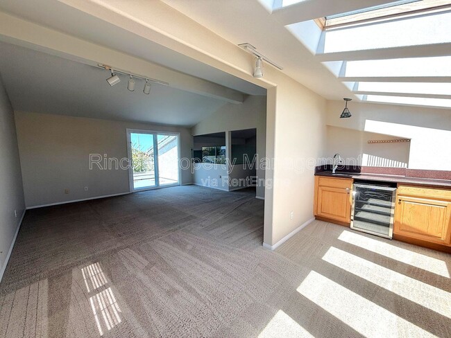 Photo - 2462 Pierpont Blvd