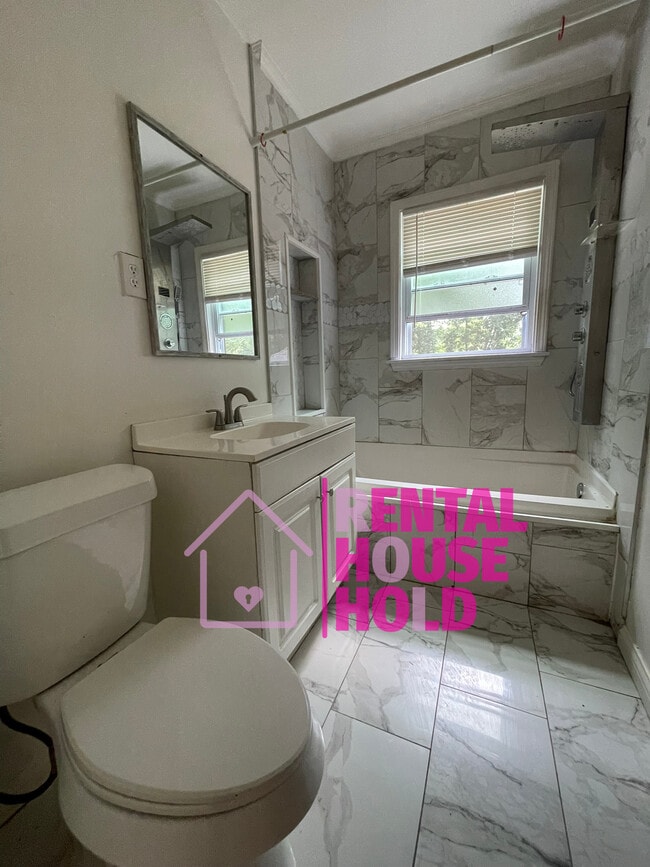 Photo - 20060 Hickory St