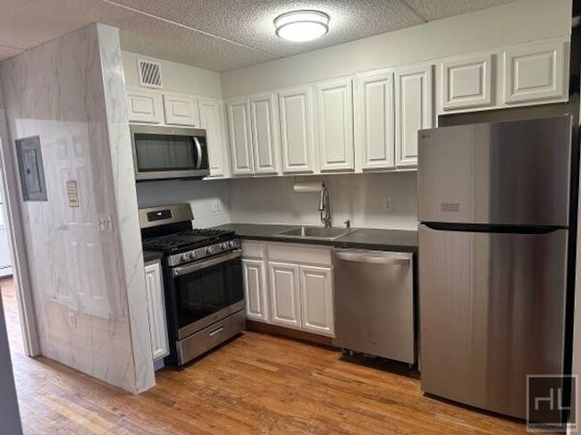 FLUSHING AVENUE - FLUSHING AVENUE Apartment Unit 1