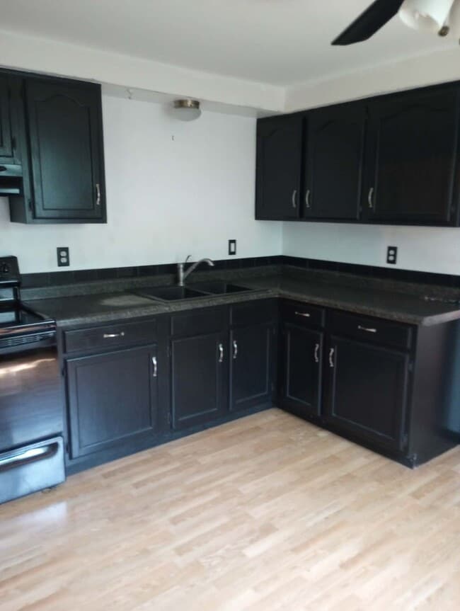 Photo - 814 Parnell St