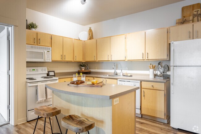 2BR, 2BA - 1,079 SF - The Lodges at Lake Salish Apartments