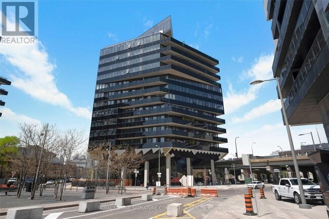 Photo - 21 Lawren Harris Square Unit 910