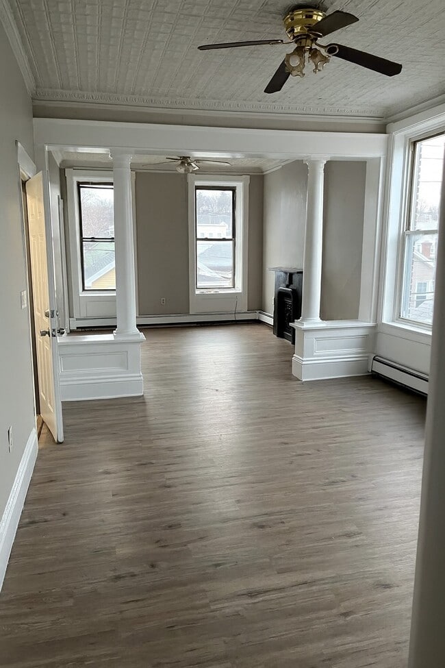 Photo - 164 Main St Unidad 3