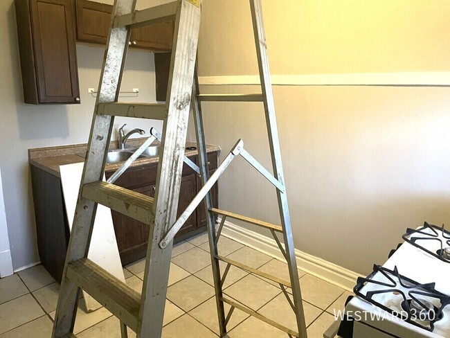 Photo - 2549 N Avers Ave Unit 1D
