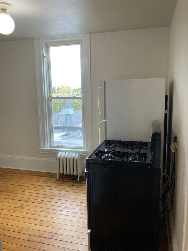 Photo - 1517 Plainfield Ave NE Unit 9