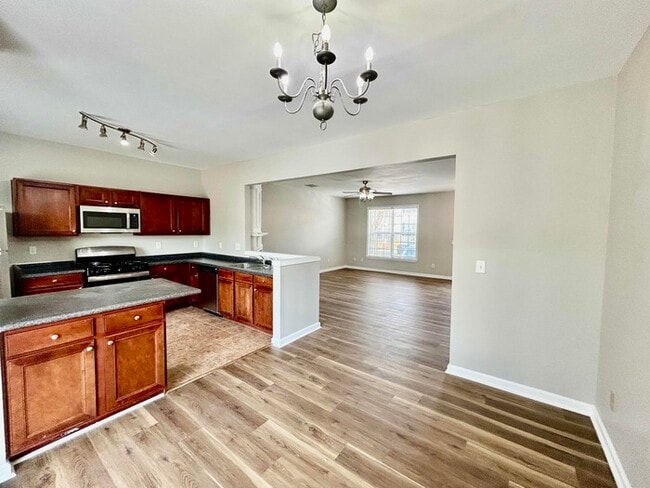 Photo - 1042 Prestwyck Ct