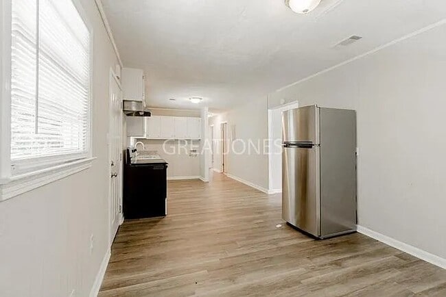 Photo - 928 Perry Dr