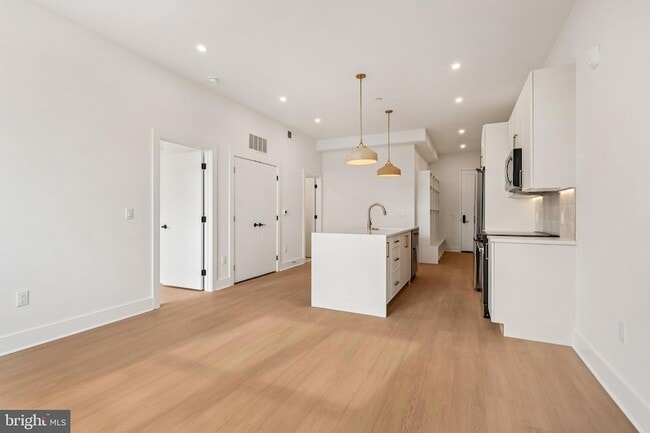 Photo - 30 W Allens Ln Unit 318