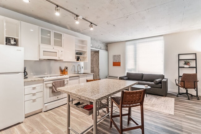 Building Photo - 776 Euclid Ave Unit ID1364132P