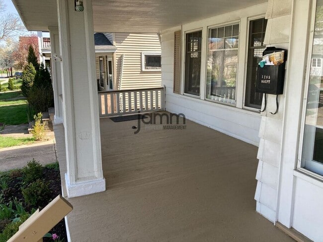 Photo - 1285 W 105th St Unit 1285 W 105th St LOWER