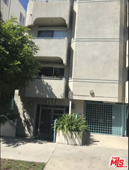Photo - 1917 Glendon Ave Unit 302