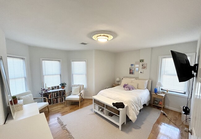 914 Dorchester Ave