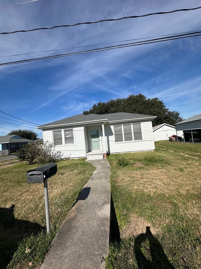 Photo - Luxury in Lockport-Newly Remodelled 4 Bedroom 2 Bath