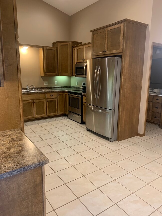 Photo - 664 Marilyn Ct