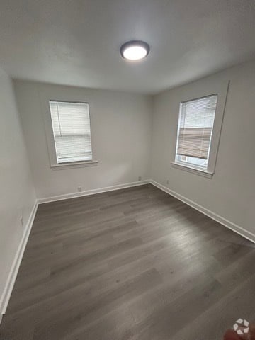 Building Photo - 336 W 18th St Rental