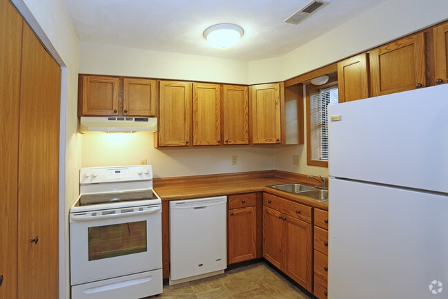 2BR, 1BA - 950SF - Kitchhen