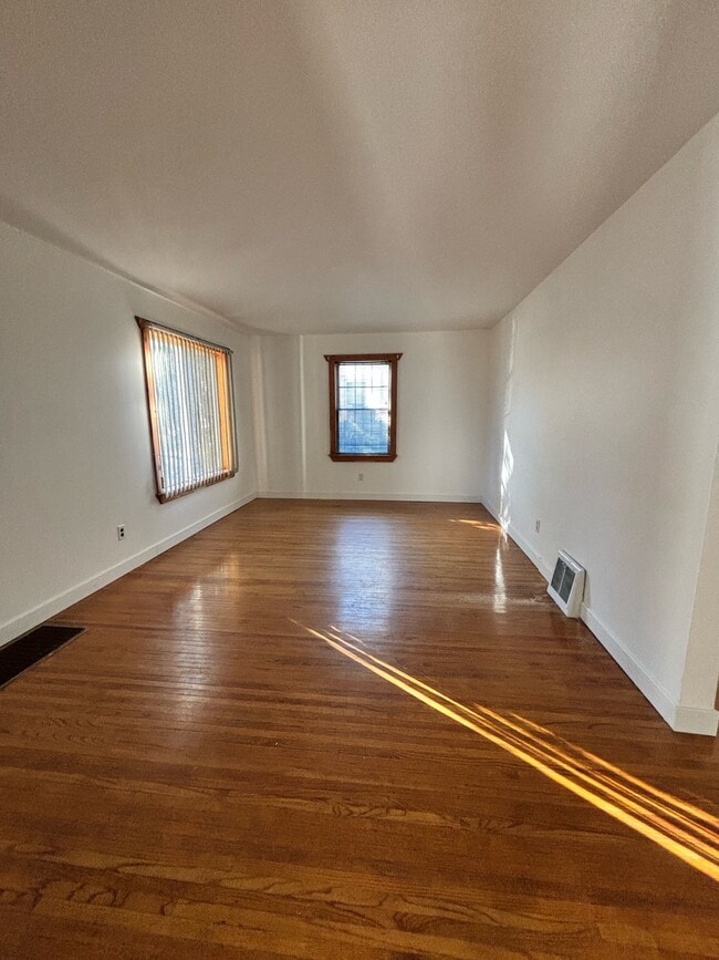 Building Photo - 2311 Lawndale Ave