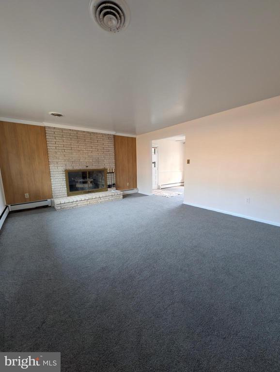 Photo - 8105 Devlin Rd