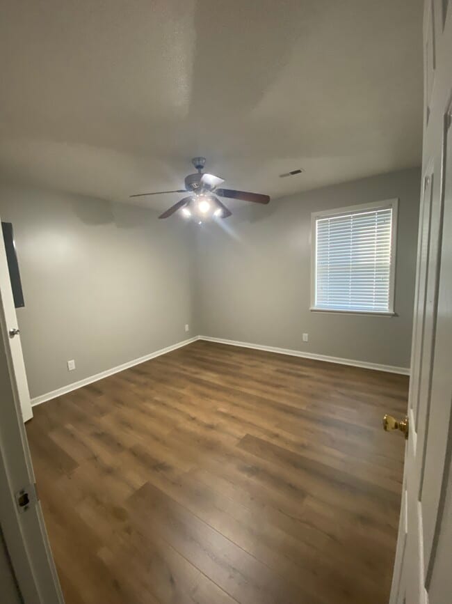 Photo - 193 Circle Dr