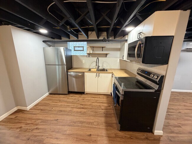 Photo - 6611 Kennedy Ave Unidad KENNEDY 6611 #5 (basement)