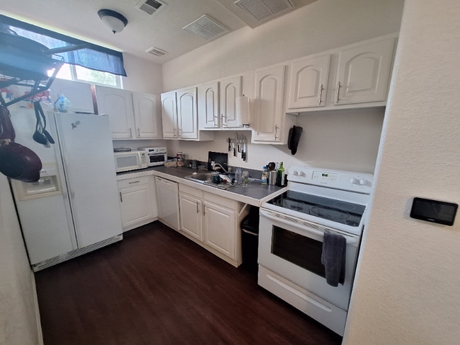 Photo - 2507 Lynnhaven Ln