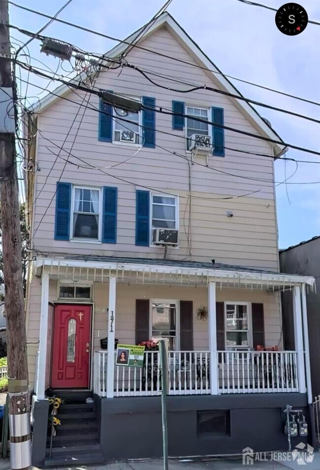 Building Photo - 171 Chauncey St Rental