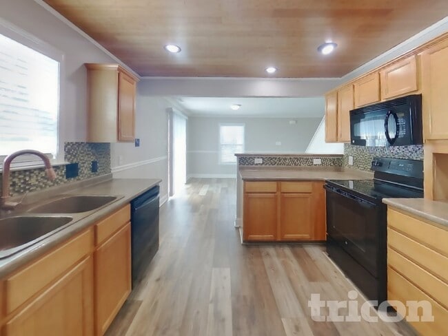 Photo - 404 W Warrior Ct