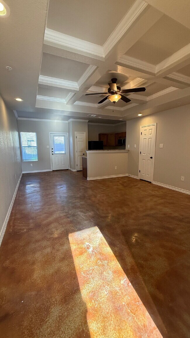 Photo - Spacious 3 Bed / 2.5 Bath Townhome in Quie... Unidad 103