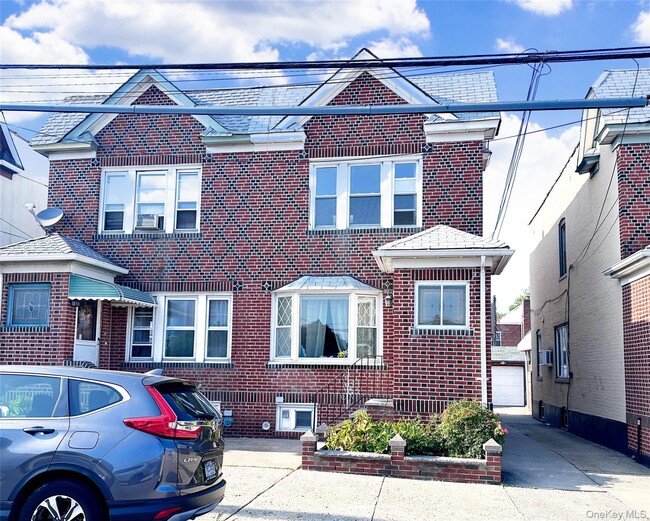 Building Photo - 79-65 69th Rd Unit 2nd Floor Rental