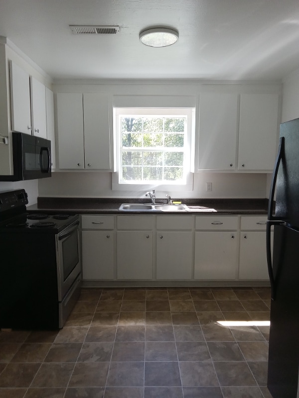 Photo - 202 Yancey St